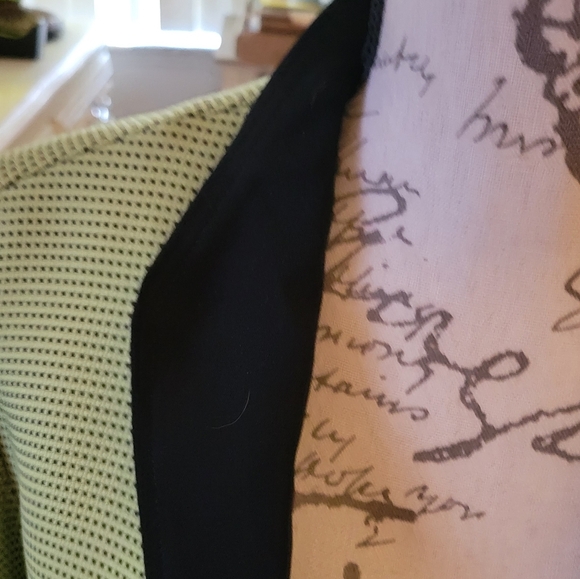 Ladies Green and black jacket - Picture 2 of 2